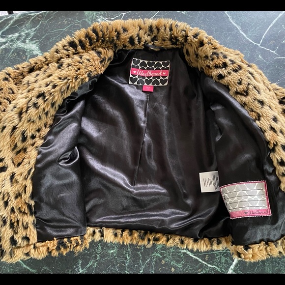 Faux Fur Léopard 🐆 coat - Picture 3 of 6